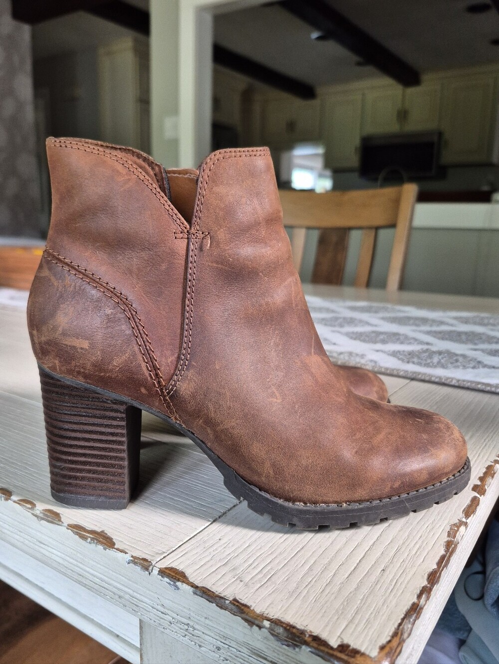 Clarks Women’s Leather Ankle Boots - Classic Block Heel Sz 7